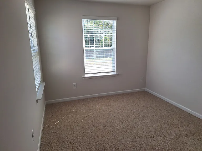 1425 Maltese Ln — Photo 14