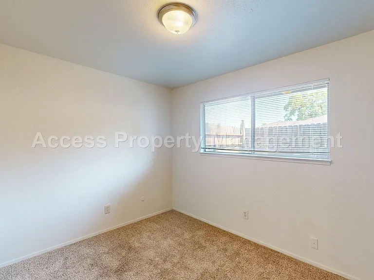 1516 Floyd Ave — Photo 17