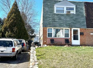 1004 Foster St, Philadelphia, PA 19116