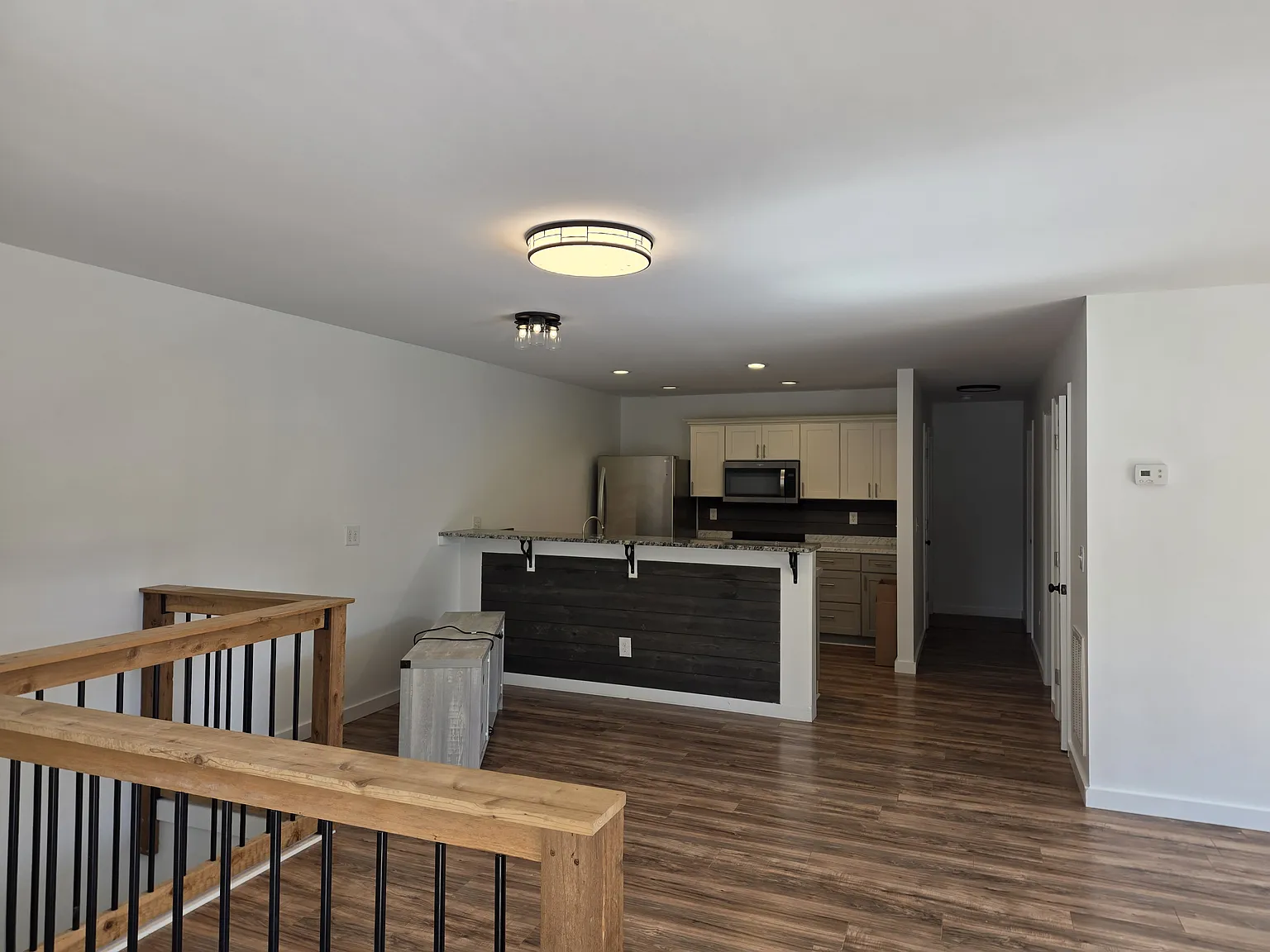 4 bed, 2200 sqft, $2,100 — Photo 3