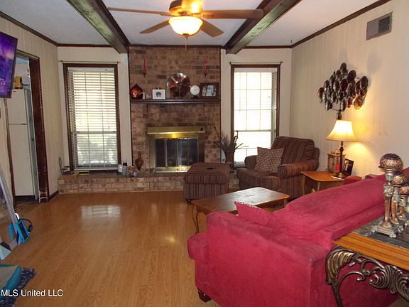 3rd image of 4821 Big Horn Dr S