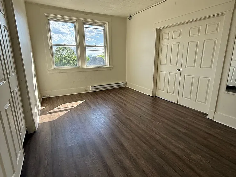 6 S Fremont Ave — Photo 23