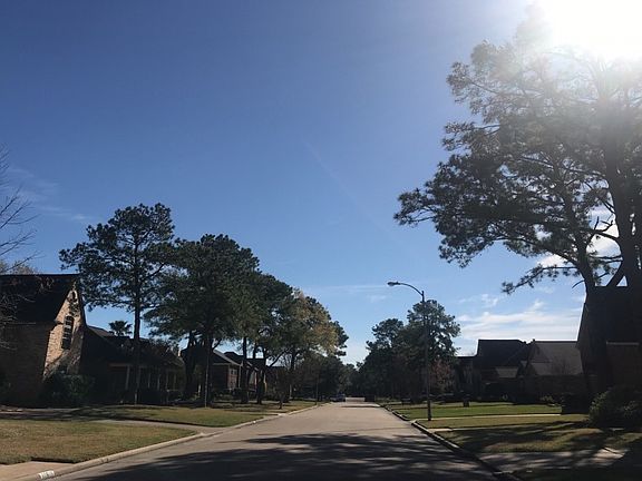 4th image of 10618 Great Plains Ln