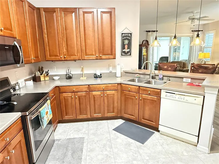 2052 Inverness Greens Dr — Photo 14
