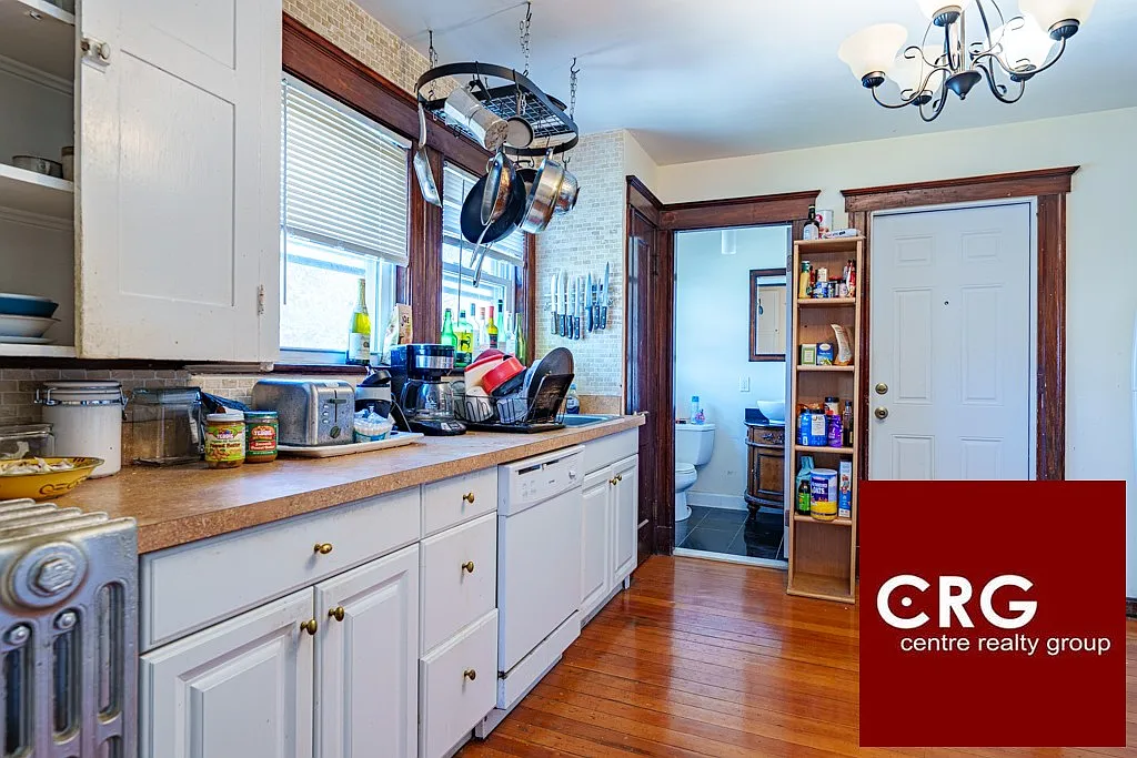 4 bed, 1.5 bath, $3,800 — Photo 3