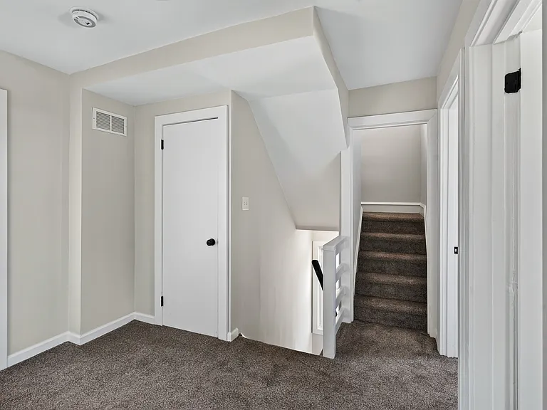 6 N Brighton Ave — Photo 20