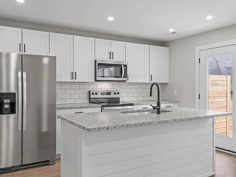 116 Shipman Dr NE — Photo 5