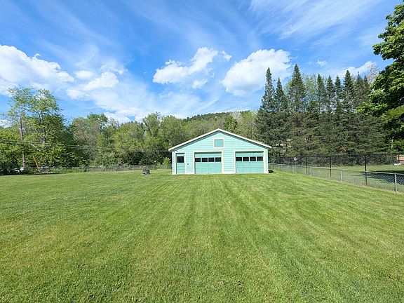 4th image of 391 Concord Avenue