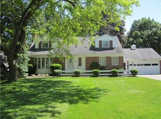 280 Dunrovin Ln, Rochester, NY 14618