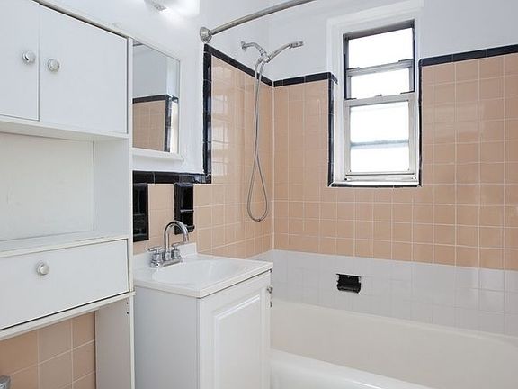 5th image of 6707 Yellowstone Blvd APT 5G