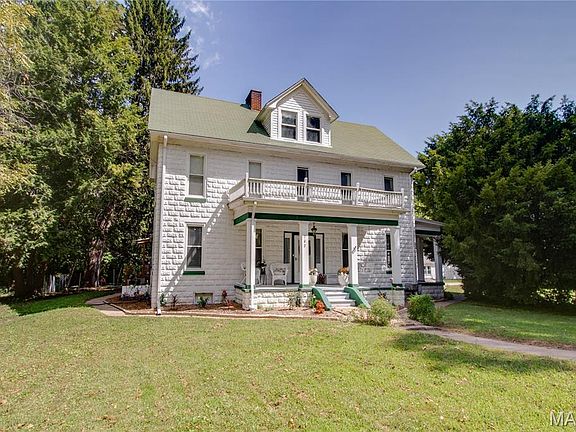 5th image of 702 W Main St