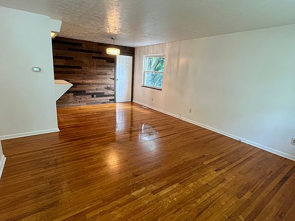 2nd image of 3473 Astor Ave