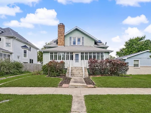 110 S Richman St, Villa Grove, IL 61956
