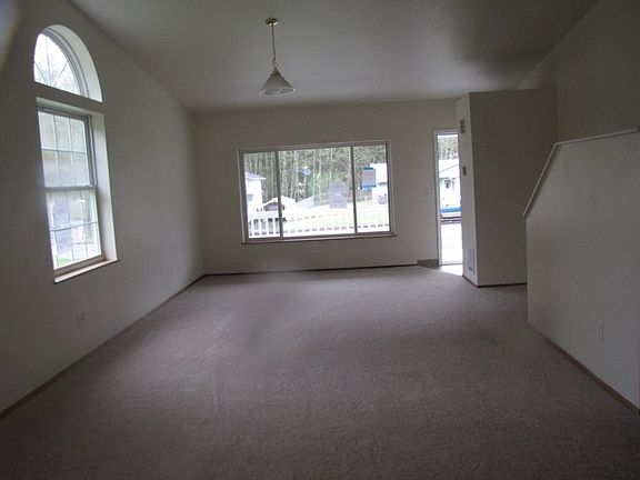 2nd image of 187 Home Town Dr