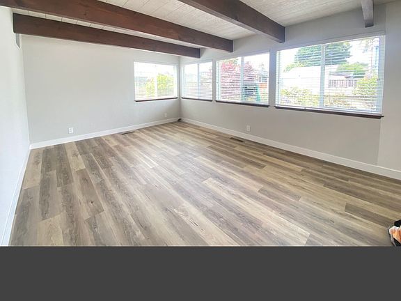 2nd image of 212 Treasure Island Ave