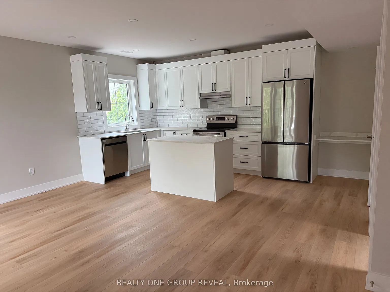 2 bed, $2,500 — Photo 2