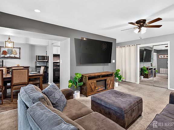 5th image of 248 Alpine Way #B