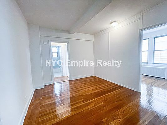 3rd image of 301 E 38th St #15L