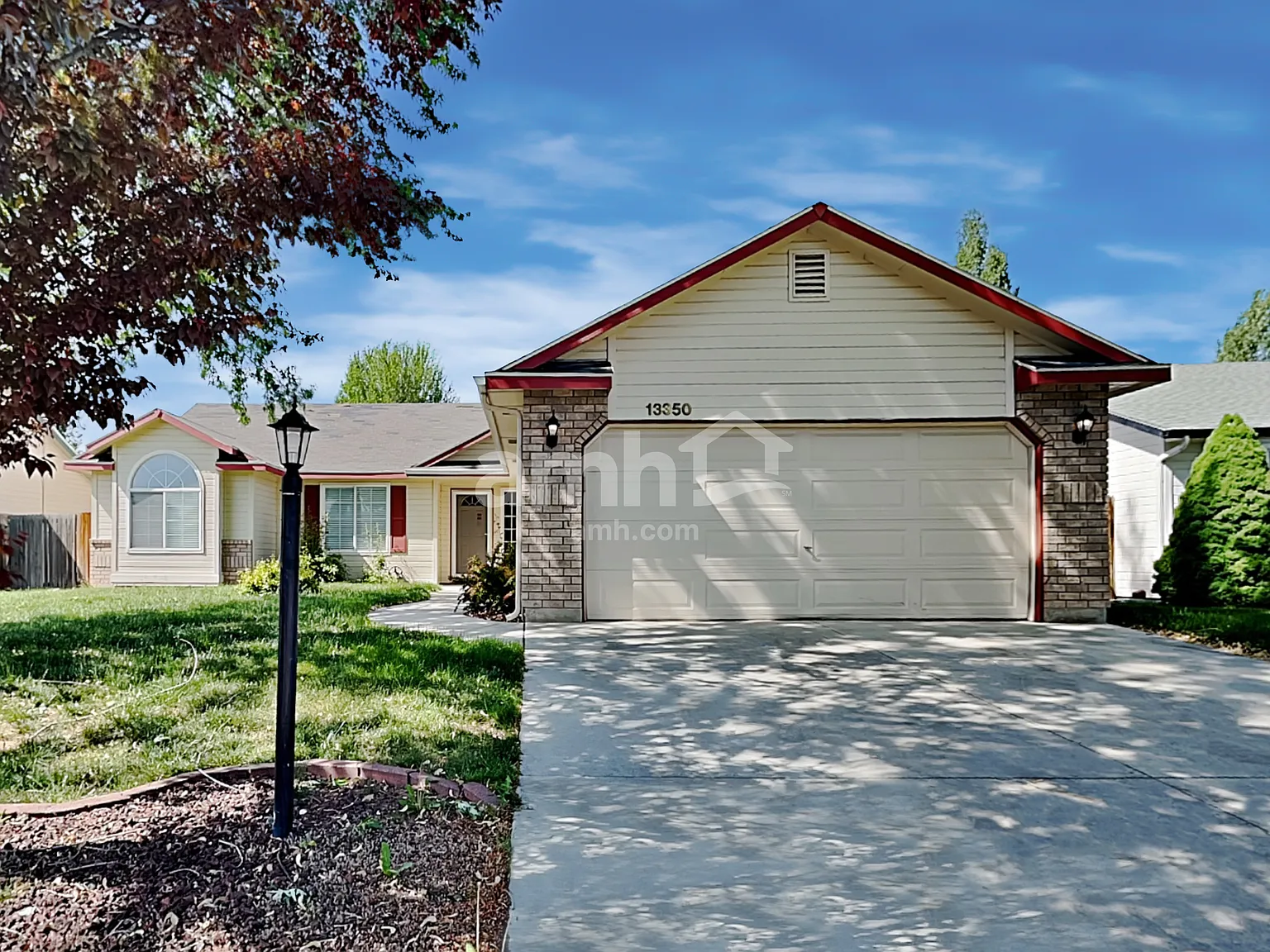 4 bed, 2.0 bath, 1688 sqft, $2,440 — Photo 1