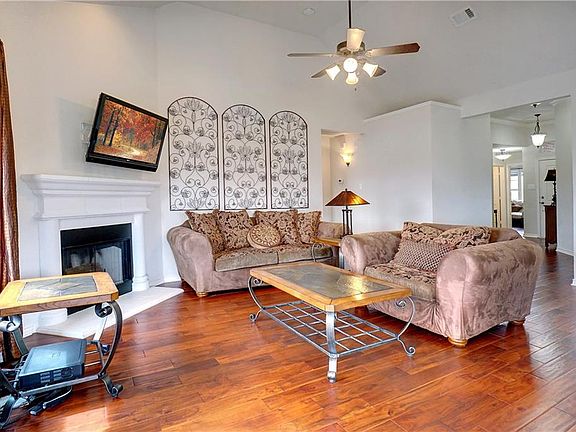 3rd image of 5729 Brookside Dr