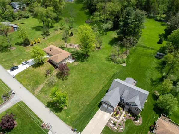 117 Valley View Dr, Venetia, PA 15367