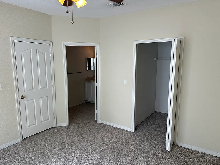 5703 Legacy Crescent Pl — Photo 9