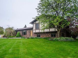 3480 Oak Park Dr, Saline, MI 48176