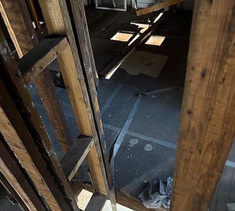 3rd image of 977 Heyl Ave