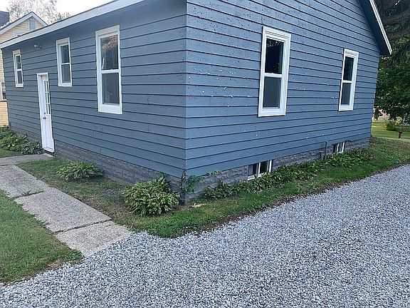 3rd image of 6032 Clewell Dr