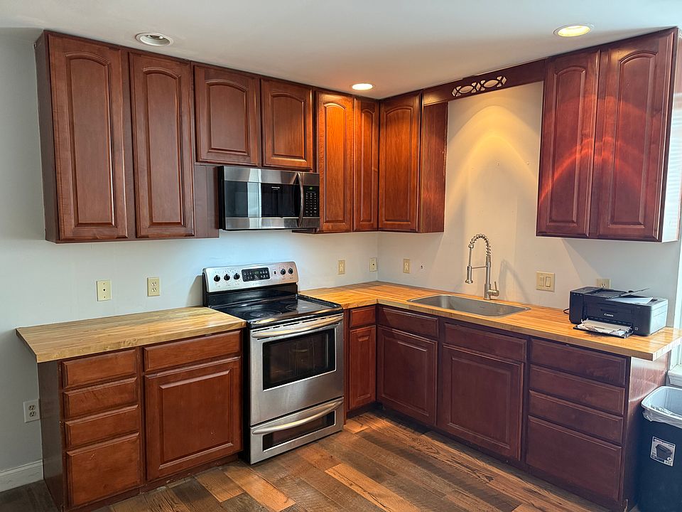 1st image of 599 1/2 N Plum St #2