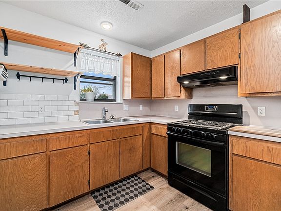 4th image of 286 Kelsey Ln