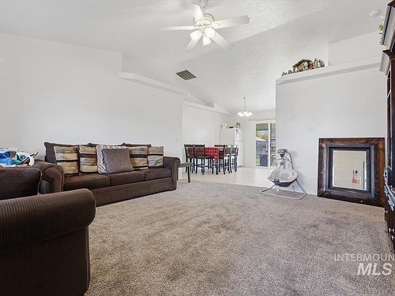 3rd image of 1022 W Aberdeen Ave