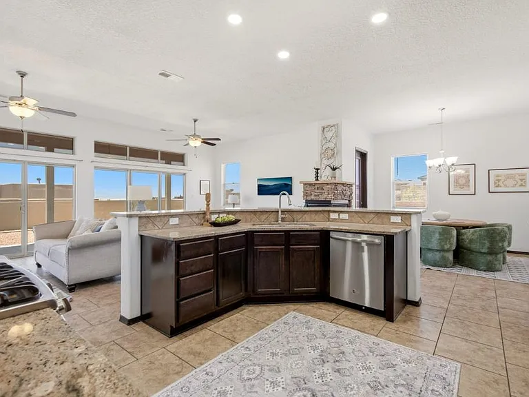 6102 Pecos Trail Dr NE — Photo 5