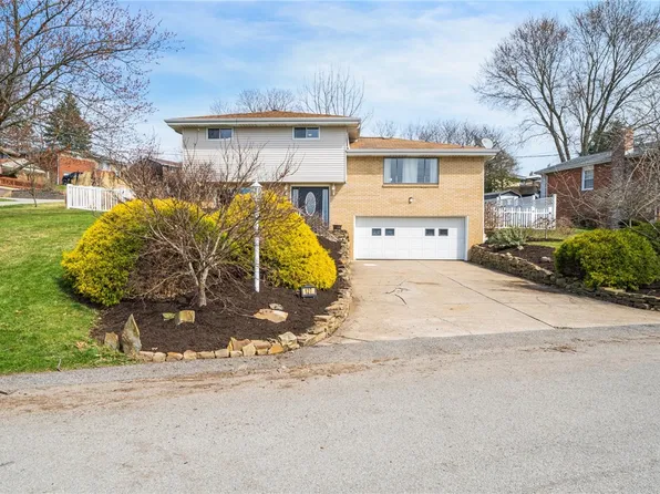 127 Manchester Dr, Irwin, PA 15642