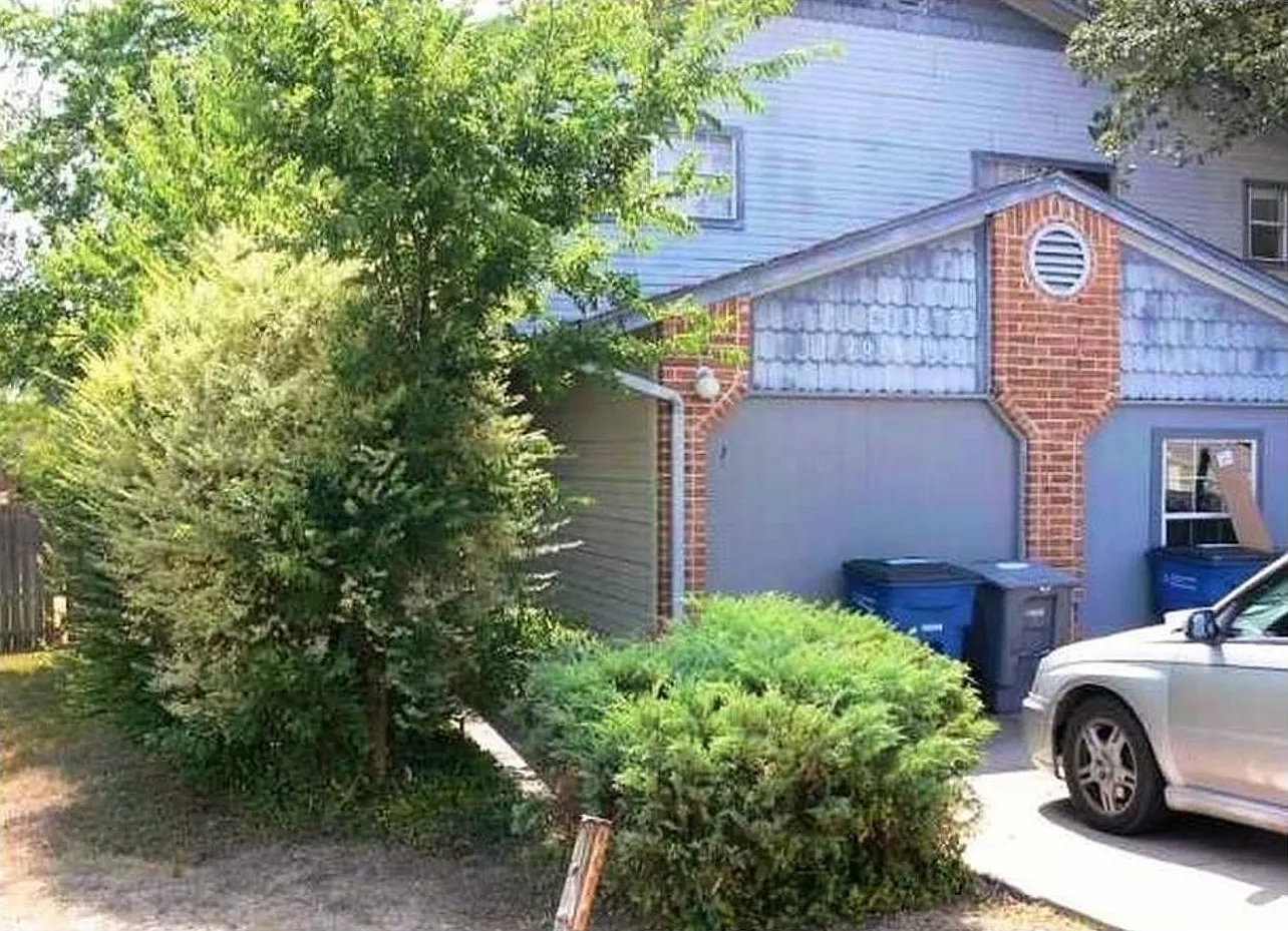 2011 Kirksey Dr Unit A — Photo 1