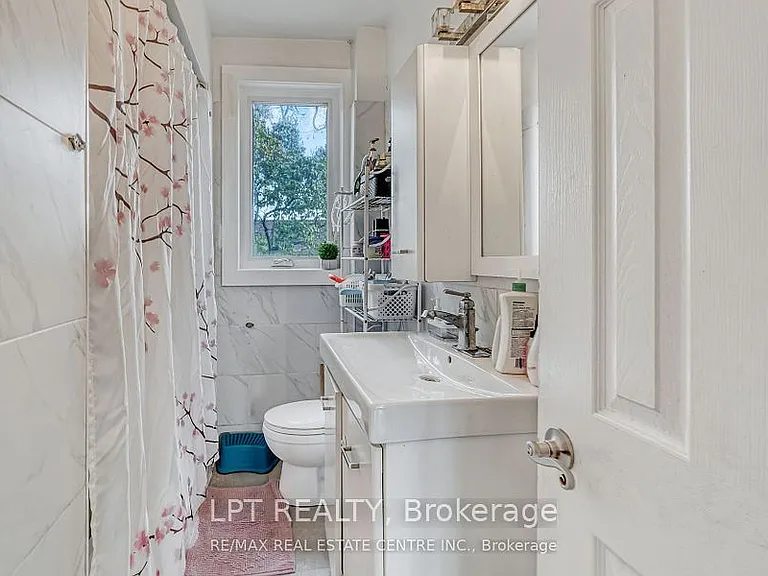 421 Saint Augustine Dr — Photo 4