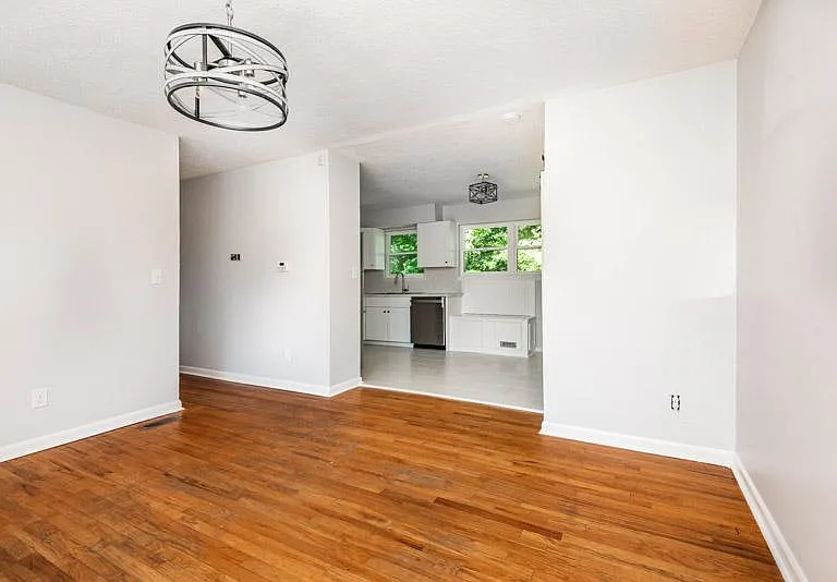 9102 Maiden Ct — Photo 7