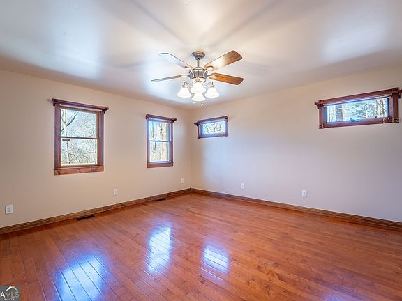 4th image of 44 Juniper Trl