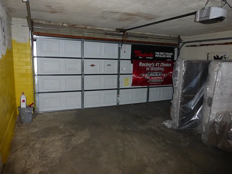 2 car garage with roll-up