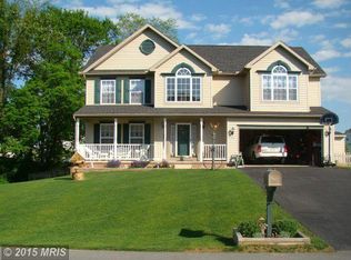 1670 Raven Dr, Chambersburg, PA 17202