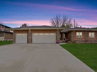 3008 Apollo St, Cedar Falls, IA 50613