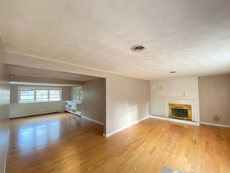 10 Hemlock Dr — Photo 3