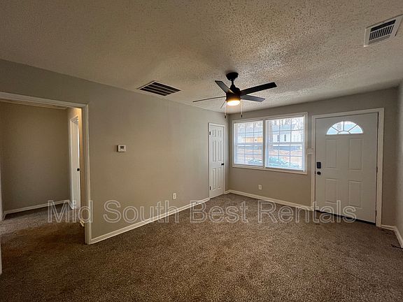 2nd image of 3049 Waynoka Ave