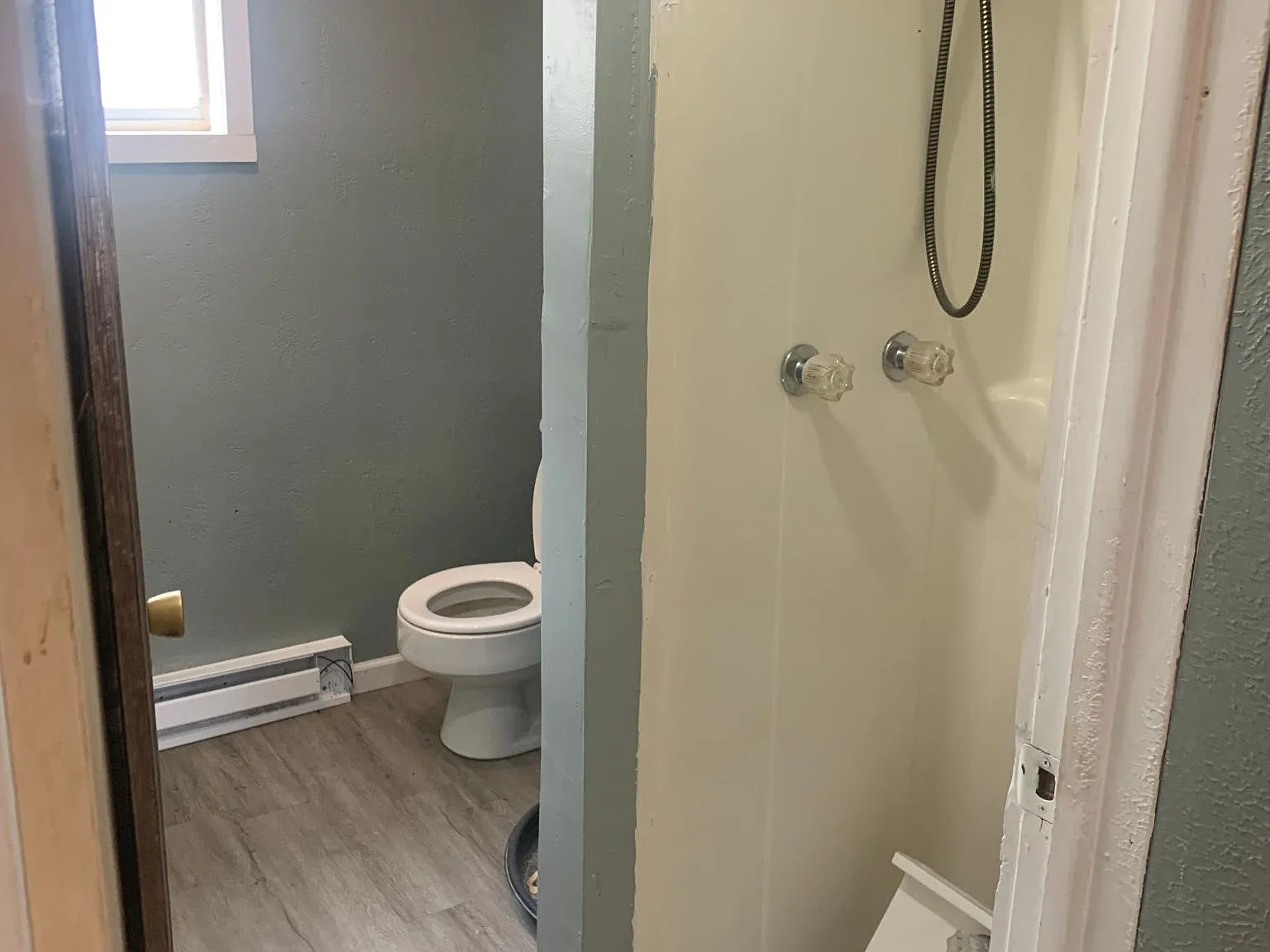 556 Glenwood Ave — Photo 3