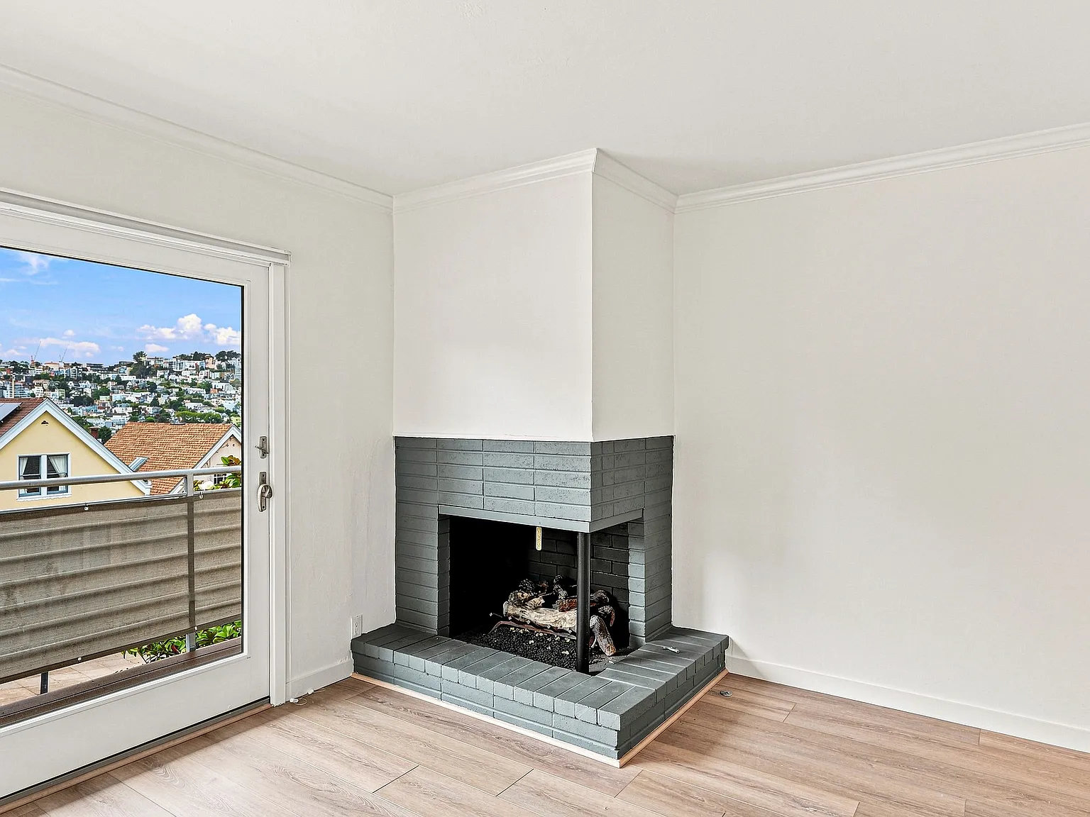 2 bed, 1200 sqft, $7,750 — Photo 3