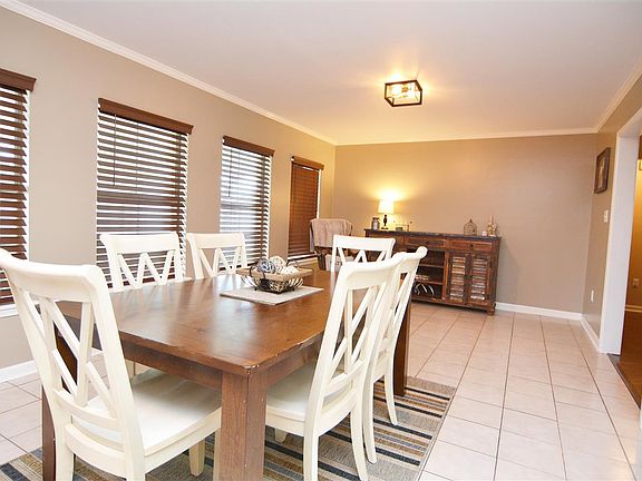 3rd image of 443 Southdown West Blvd