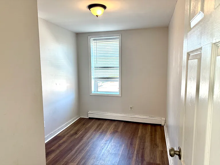 280 3rd St #2 — Photo 3