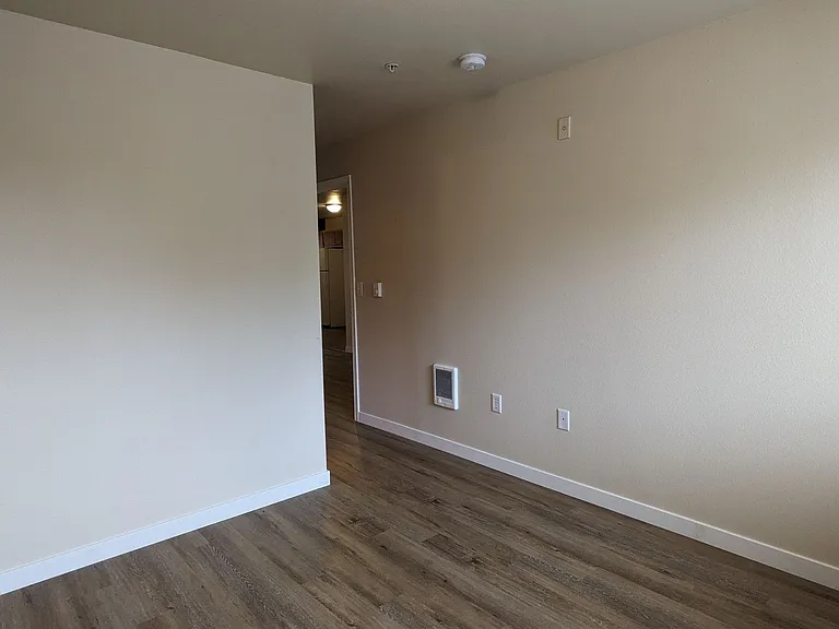 Wellesley Park Apartments — Photo 24