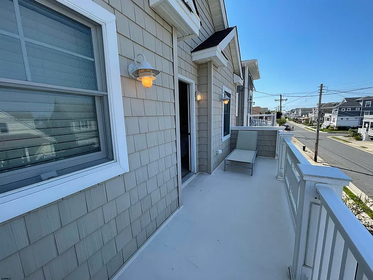 107 N Douglas Ave — Photo 26