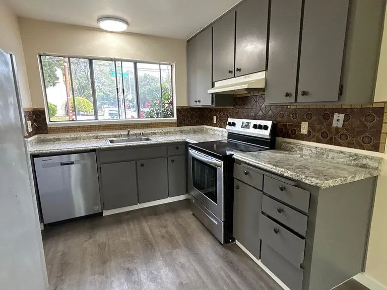 1601 Laguna St #1 — Photo 1